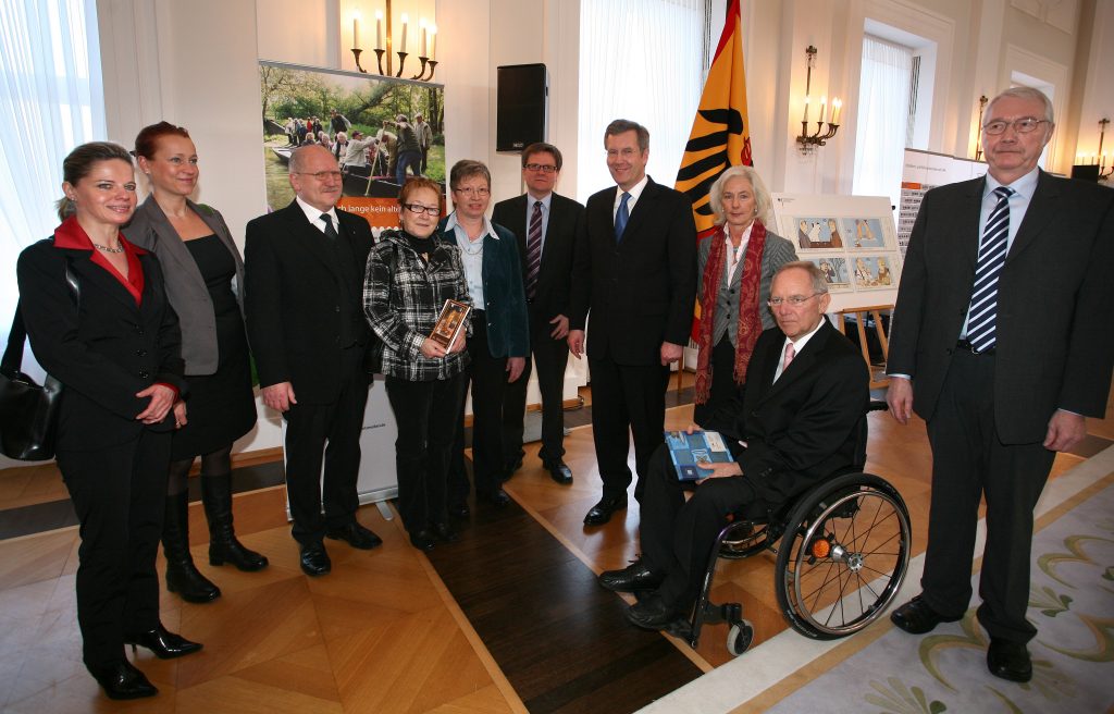 Günter Biedefeld (rechts außen)