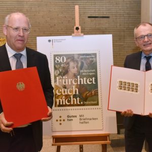 Oberkirchenrat Joachim Ochel und BAGFW-Präsident Ulrich Lilie
