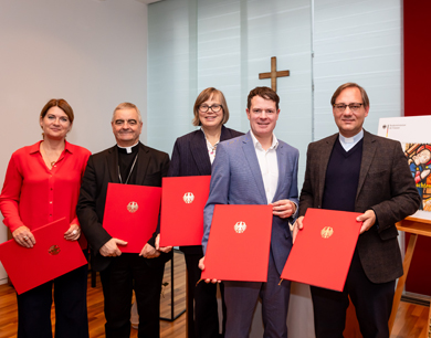 Präsentation der Weihnachtsmarke 2025 in Berlin.
