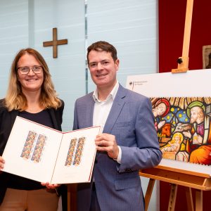 Evelin Schneyer, BAGFW-Geschäftsführerin; Björn Böhning, Staatssekretär im BMF