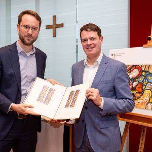 Dr. Friedrich von Schönfeld, Deutscher Caritasverband; Björn Böhning, Staatssekretär im BMF
