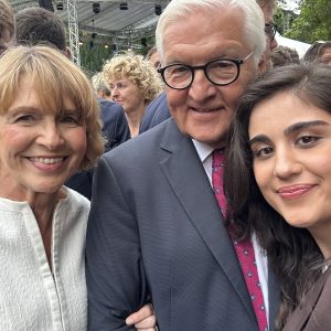 Elke Büdenbender, Bundespräsident Frank-Walter Steinmeier und Marta Taş